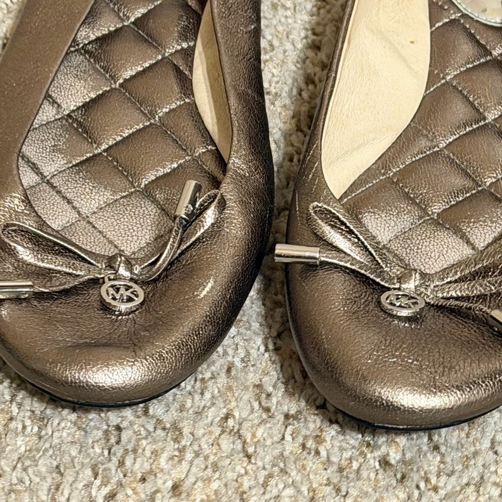 Michael Kors Metallic Bronze Leather Ballet Flats MK Logo Bow Size 8.5 - Picture 4 of 13
